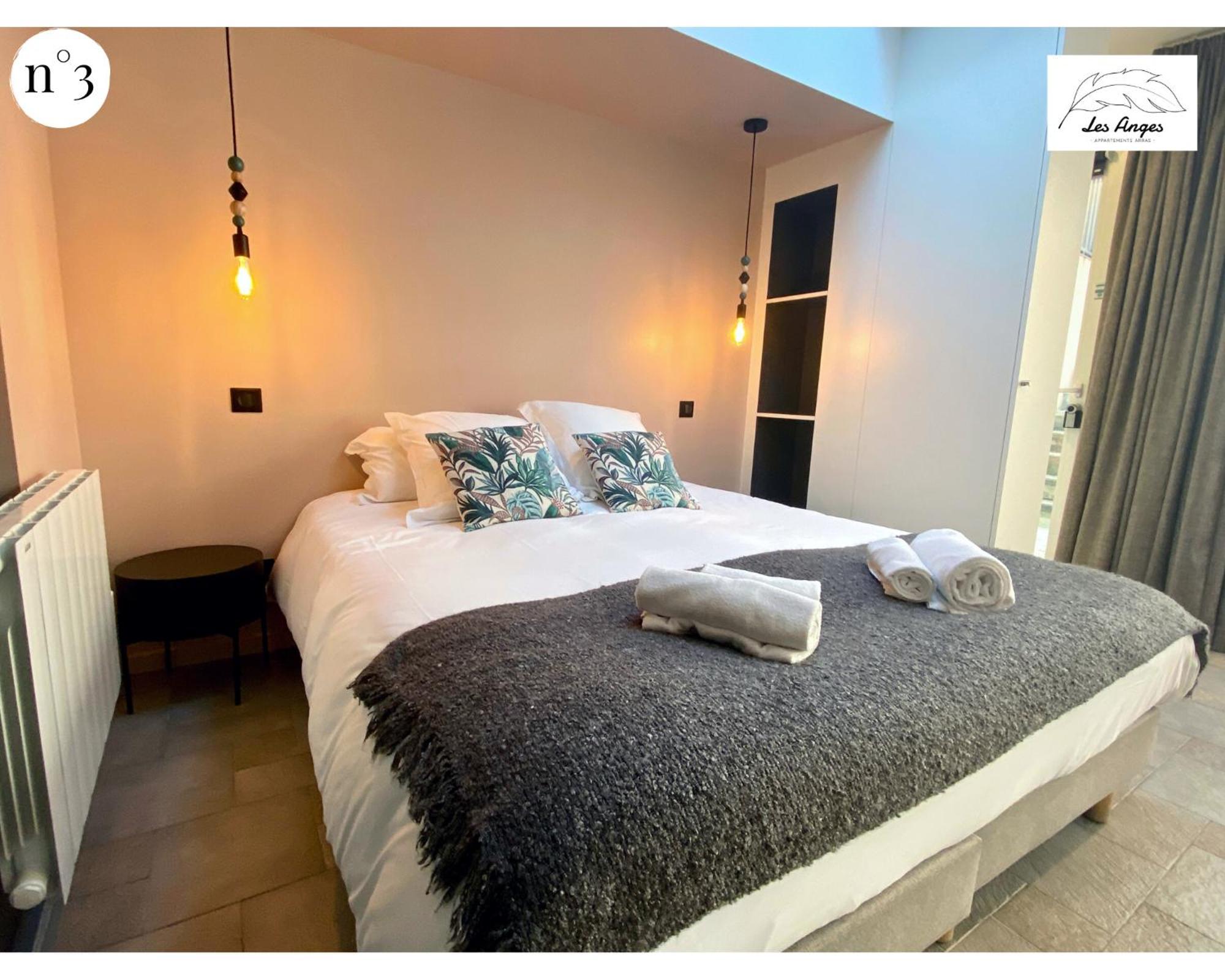 Les Anges - 6 Appartements - Place Des Heros Arras Room photo